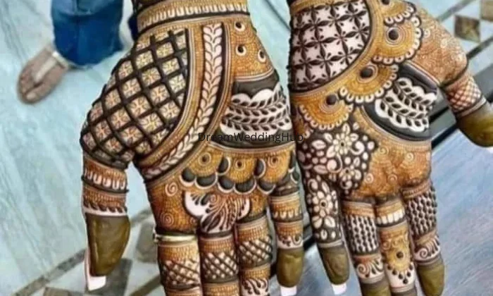 Gurugram mehndi artist